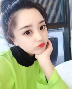 超级好看的兼职小姐姐，身材好，看上的去联系