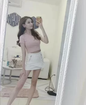 两个小美女双飞带你飞