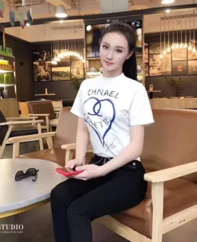 巨乳制服外围上门