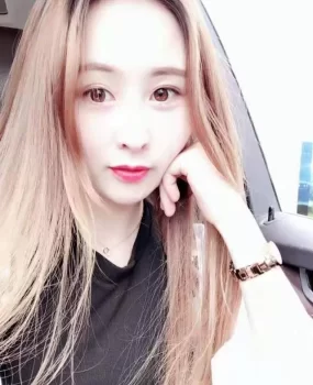 身材很棒的小美女