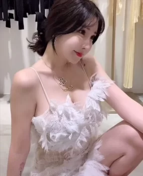 土豪哥点入 极品高端货，穷吊丝勿扰