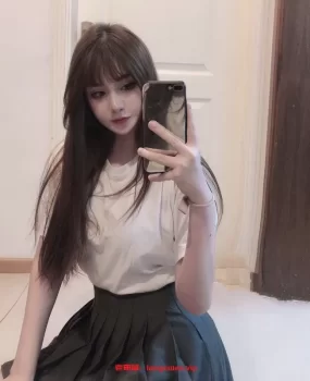 海南高端外围兼职嫩妹