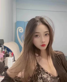 朝阳南方姑娘,很怕冷