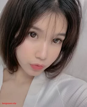 梁溪泄火性感勾人白嫩短发御姐