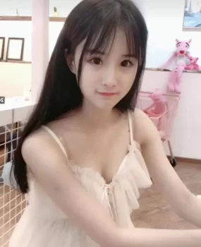 玩了两个兼职学生妹,真的很爽