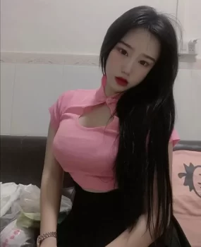 爆操小少妇性感臀部疯狂输出，服务的很到位