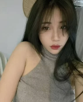 温州新茶到店，妹妹水多逼紧，服务态度一流，身材棒，奶子超大。