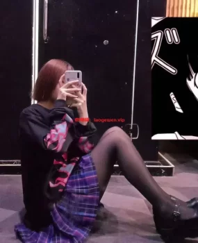 无锡小妹妹逼粉水多紧致身材好不催人