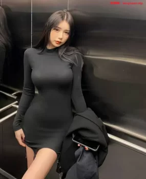 拼命后入少妇，直接干的少妇不停的叫不停的发骚