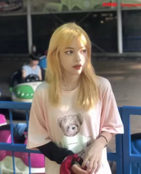 包头黄头发兼职妹妹