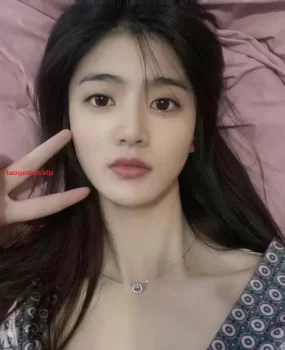 小店区极品兼职小骚女，身材爆灯屁股很翘，服务走心 放得开