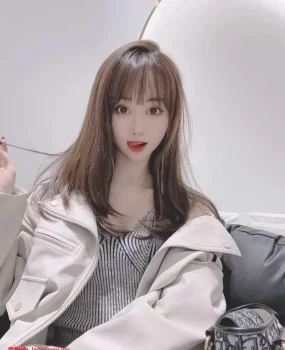 零零后的小妹妹