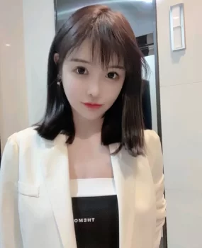 西安活泼有质 青春洋溢的小嫩模 大长腿 口活好 可游山玩水