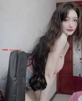 三亚妹子肤白貌美好大奶子差点没下的来床，真爽，强烈推荐狼友体验