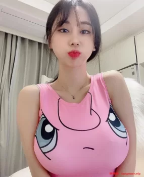 成都大胸妹36e一只手握不住爽