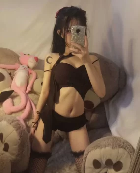 清纯超模性感身材一条龙服